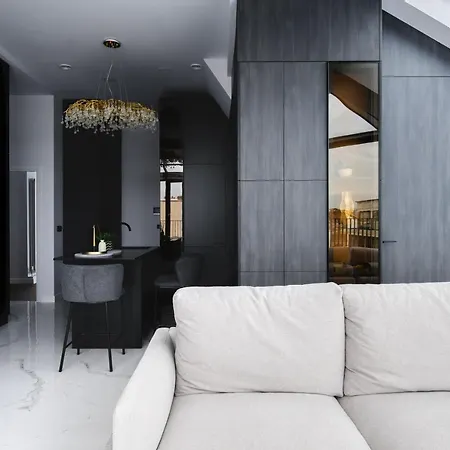 Exquisite Penthouse: Luxe Living With Views Lejlighed *