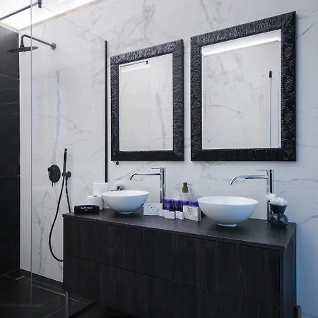 Lejlighed Exquisite Penthouse: Luxe Living With Views