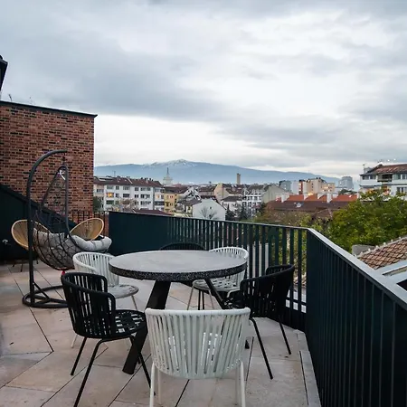Exquisite Penthouse: Luxe Living With Views Appartamento *