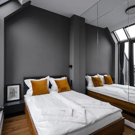 Exquisite Penthouse: Luxe Living With Views Appartamento Sofia