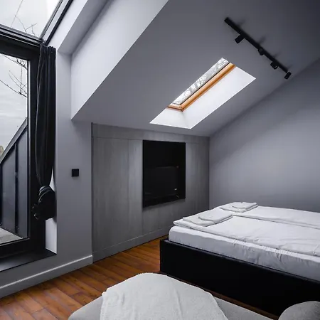Exquisite Penthouse: Luxe Living With Views Appartamento *