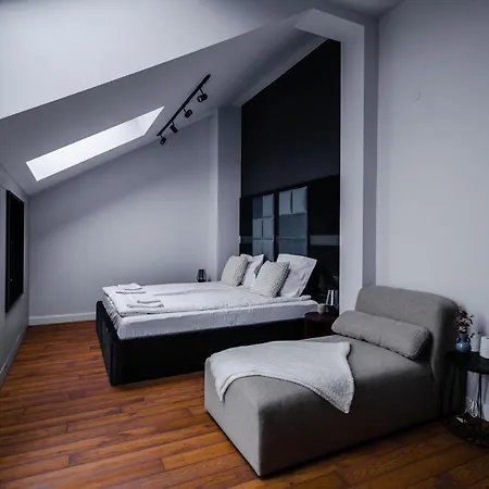 Exquisite Penthouse: Luxe Living With Views Appartamento Sofia