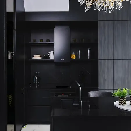 Exquisite Penthouse: Luxe Living With Views Appartamento